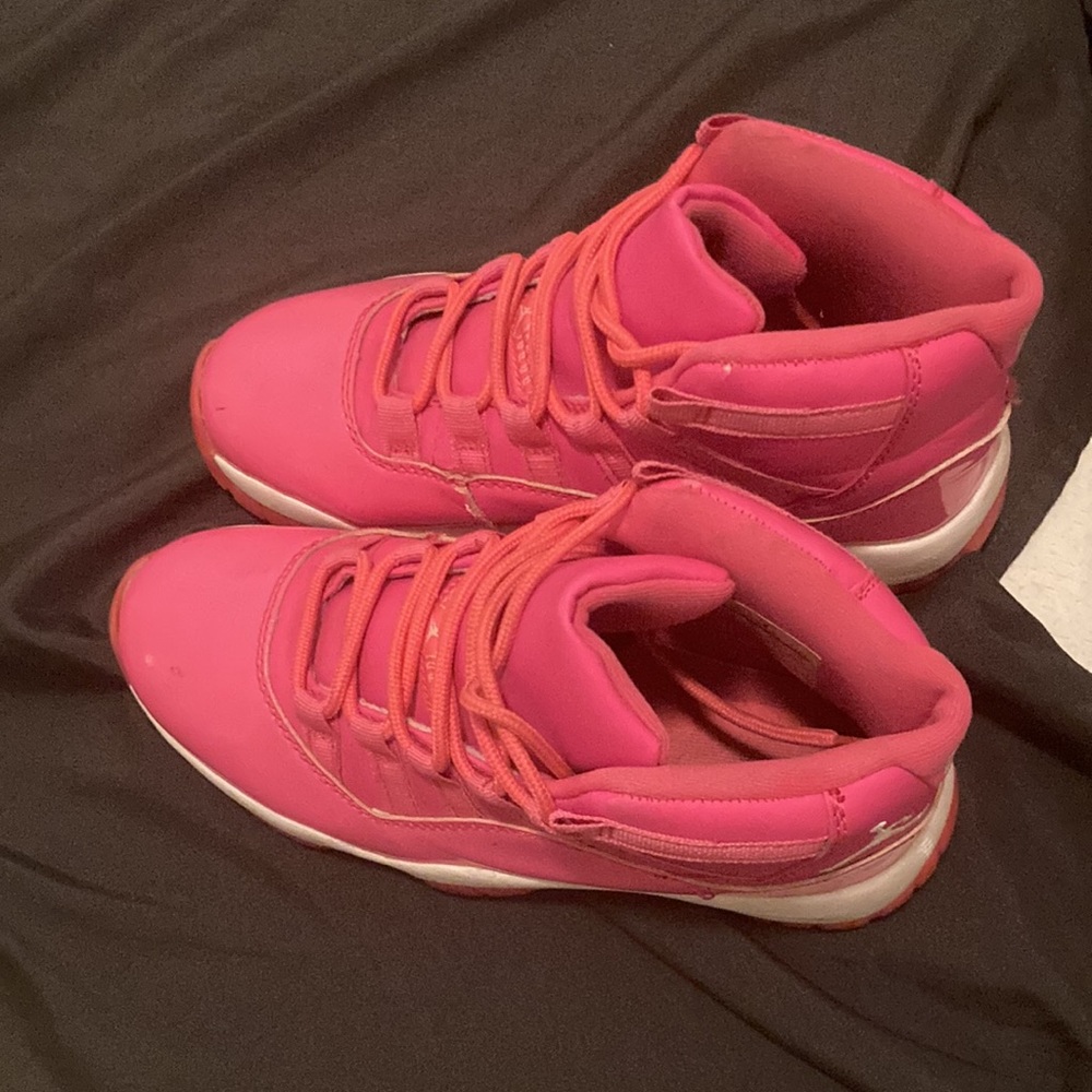 Pink Jordan 6 - Picture 3 of 4